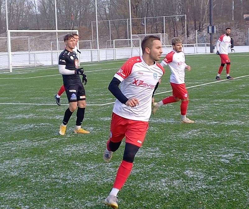 Přátelské utkání FC Hradec Králové B (v černém) vs. Chlumec nad Cidlinou.