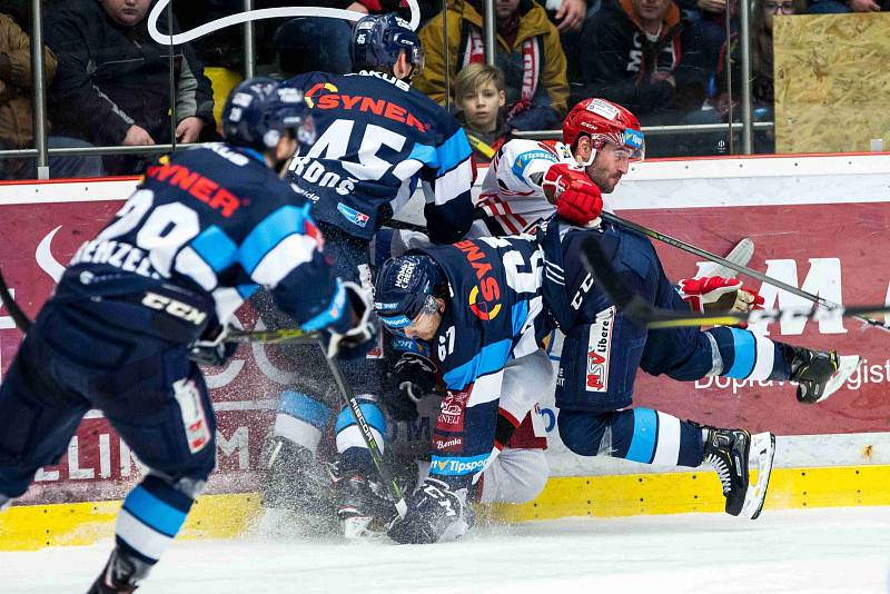 Hokejová extraliga: Mountfield HK - Bílí Tygři Liberec.