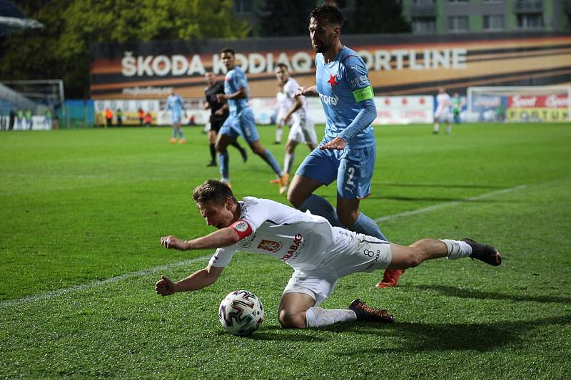 Fotbalista Adam Vlkanova věří, že v letní pauze z Hradce přestoupí.
