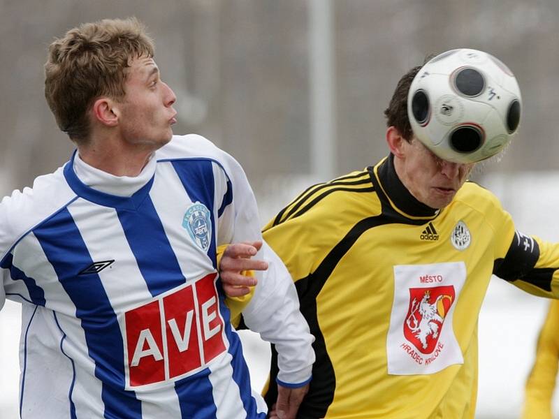 Přípravný fotbal: FC Hradec Králové (žlutočerné dresy) - Čáslav