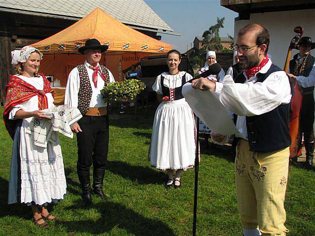 Dočesná, slavnost ukončující sklizeň chmele, na Šrámkově statku (září 2010).