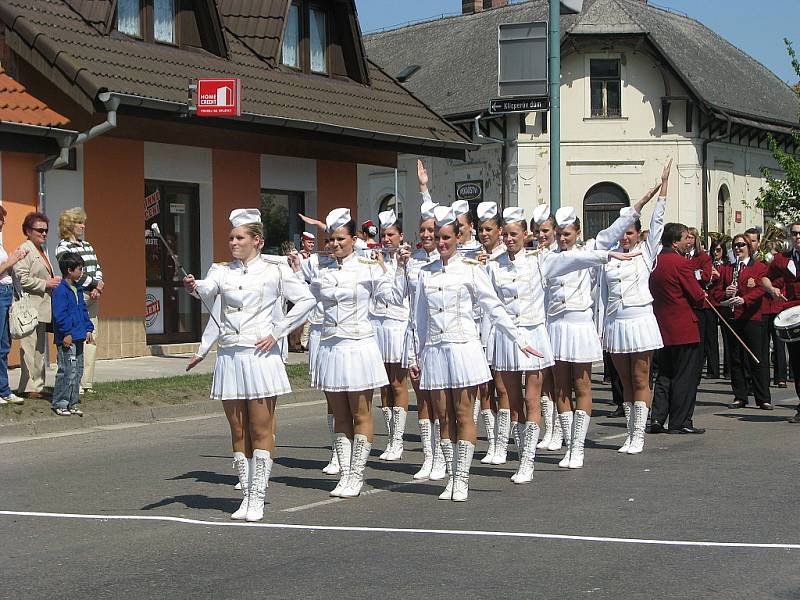 Mažoretky se v Chlumci představily při oblastním kole národního šampionátu.