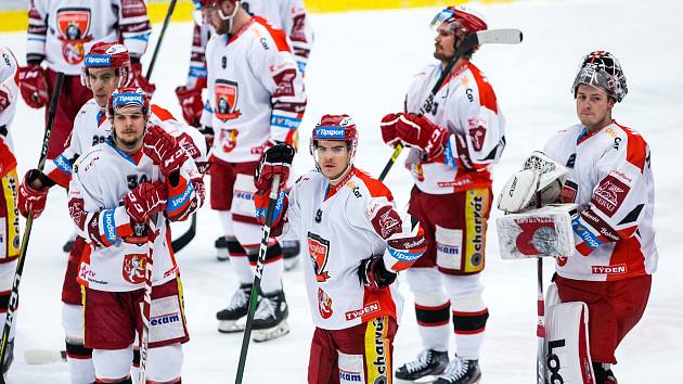 Předkolo hokejového Generali play off Tipsport extraligy: Mountfield HK - HC Energie Karlovy Vary.