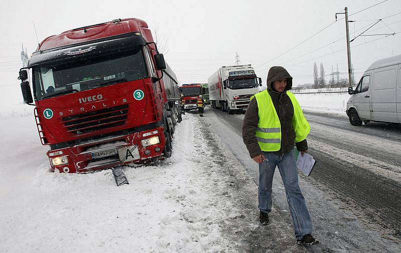 Nehoda u Jaroměře ve čtvrtek 28. ledna 2010.