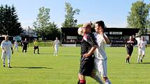 Krajský přebor ve fotbale: Červený Kostelec - Slavia Hradec Králové.