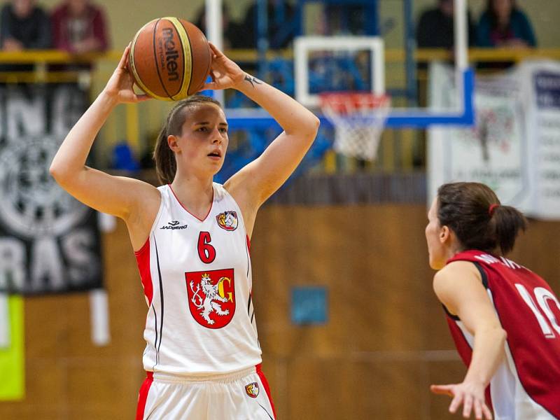 Ženská basketbalová liga - semifinále play off: Sokol Hradec Králové - Basketball Nymburk.