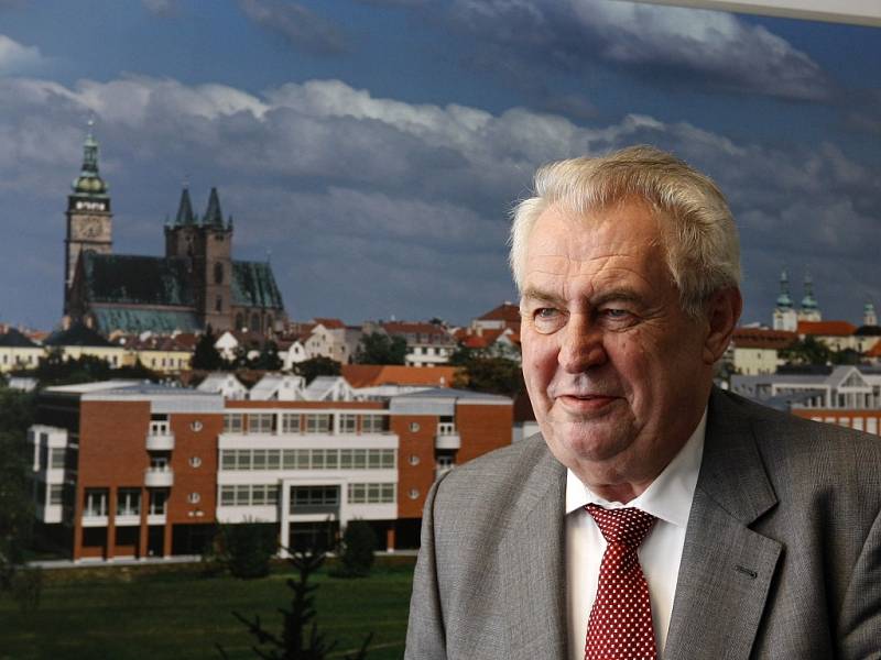 Prezident Miloš Zeman přijel na třídenní návštěvu královéhradeckého kraje.