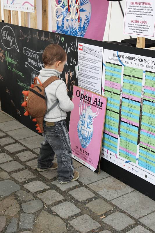 Open Air Program divadelního festivalu v Hradci Králové.