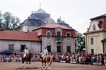 Zámek Karlova Koruna v Chlumci nad Cidlinou odstartoval novou sezonu. Úvodní den byl ve znamení koní ze stájí rodu Kinských i zámeckých paní.