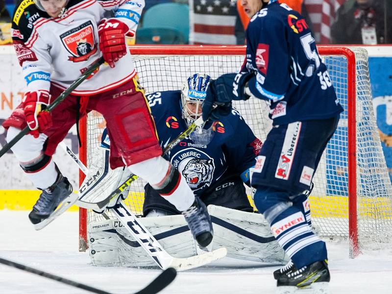 Hokejová extraliga: Mountfield HK - Bílí Tygři Liberec.