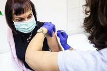Očkování na covid-19 ve Fakultní nemocnici Hradec Králové.