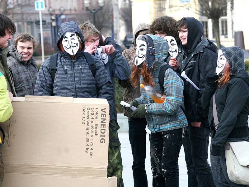 Lidé projevili nesouhlas s mezinárodní protipirátskou dohodou ACTA.