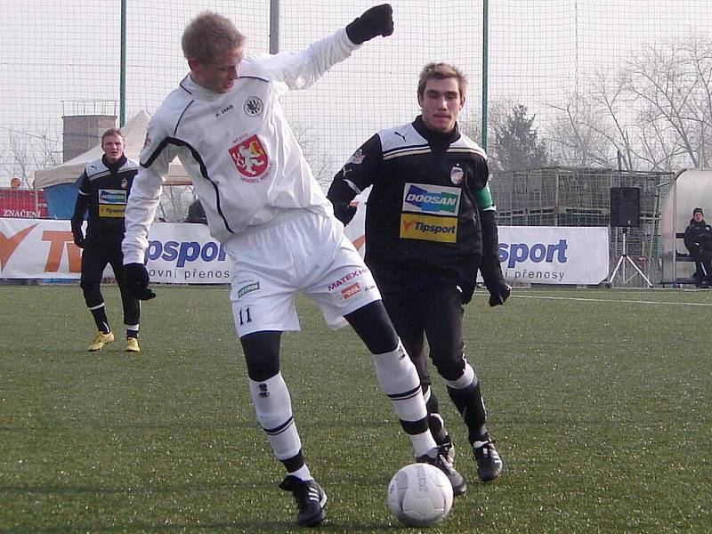 Zimní fotbalová Tipsport liga: Hradec - Plzeň.