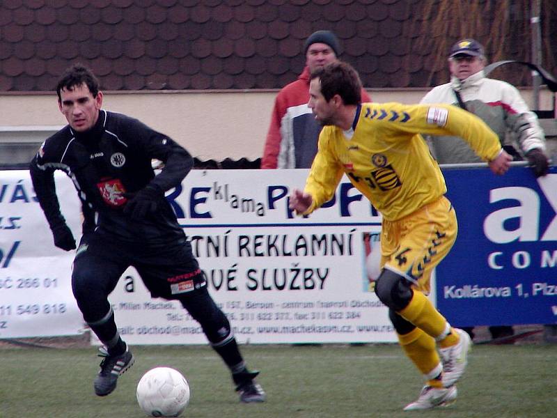 Zimní fotbalová Tipsport liga: Hradec - Jihlava.