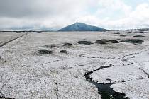 Pohled na Sněžku z webkamery meteorologů umístěné na Luční boudě v pondělí v 10 hodin dopoledne.