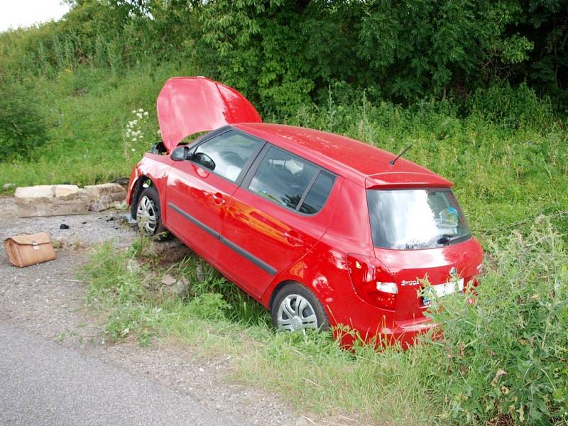 Tragická havárie osobního automobilu u Starého Bydžova.