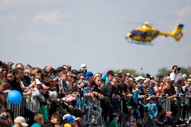 Helicopter show na letišti v Hradci Králové.