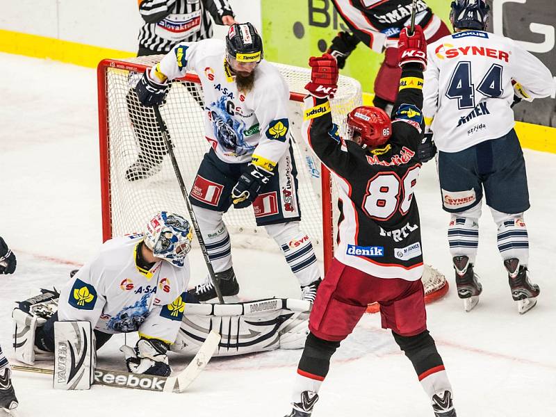 Hokejová extraliga: Mountfield HK - Bílí Tygři Liberec.