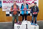 Členové kroužku RC Auta při DDM Třebechovice pod Orebem na závodech Speed Challenge v Rychnově nad Kněžnou - Habrové.