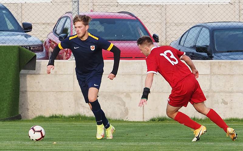 OKRESNÍ PŘEBOR Nechanice (v modrém) – Dohalice 3:1.