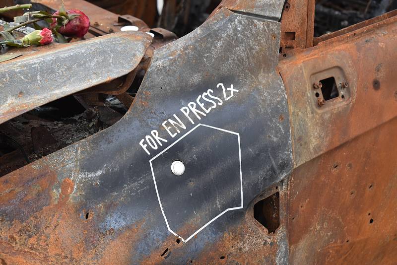 Hradeckou expozici připomínající hrůzy války na Ukrajině poškodil neznámý vandal.