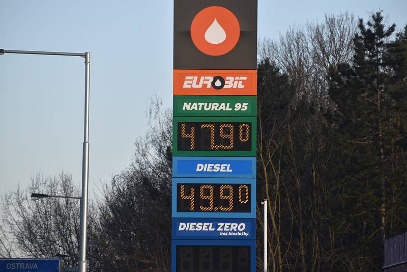 Do nebes rostoucí ceny benzínu a nafty oživily poptávku po přestavbách aut na LPG. Zkapalněný propan butan sice také zdražuje, ale stále stojí méně než polovinu.