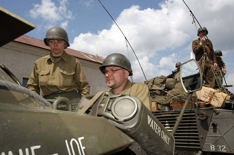 Rekonstrukce mise americké armády do Velichovek z května roku 1945.