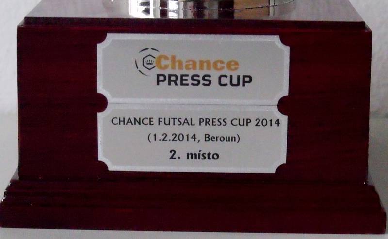 Pohár za 2. místo z futsalového klání novinářů Chance Press Cup 2014 v Berouně.