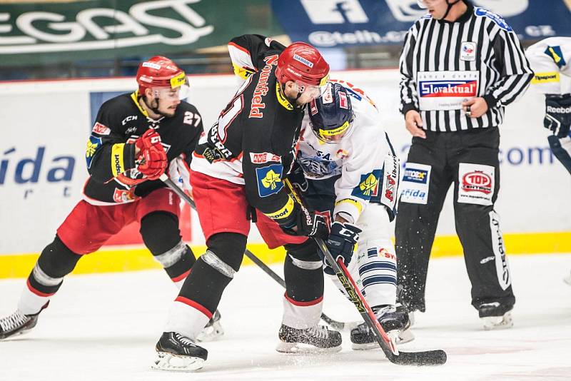 Hokejová extraliga: Mountfield HK - Bílí Tygři Liberec.