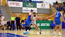 Český pohár: Královští sokoli Hradec Králové (v bílém) - USK Praha 95:80