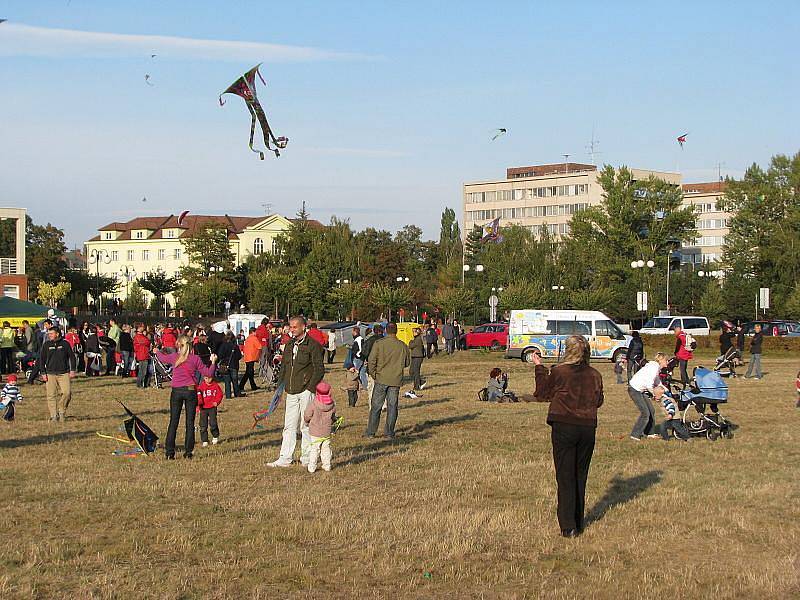 Drakiáda před Univerzitou Hradec Králové.