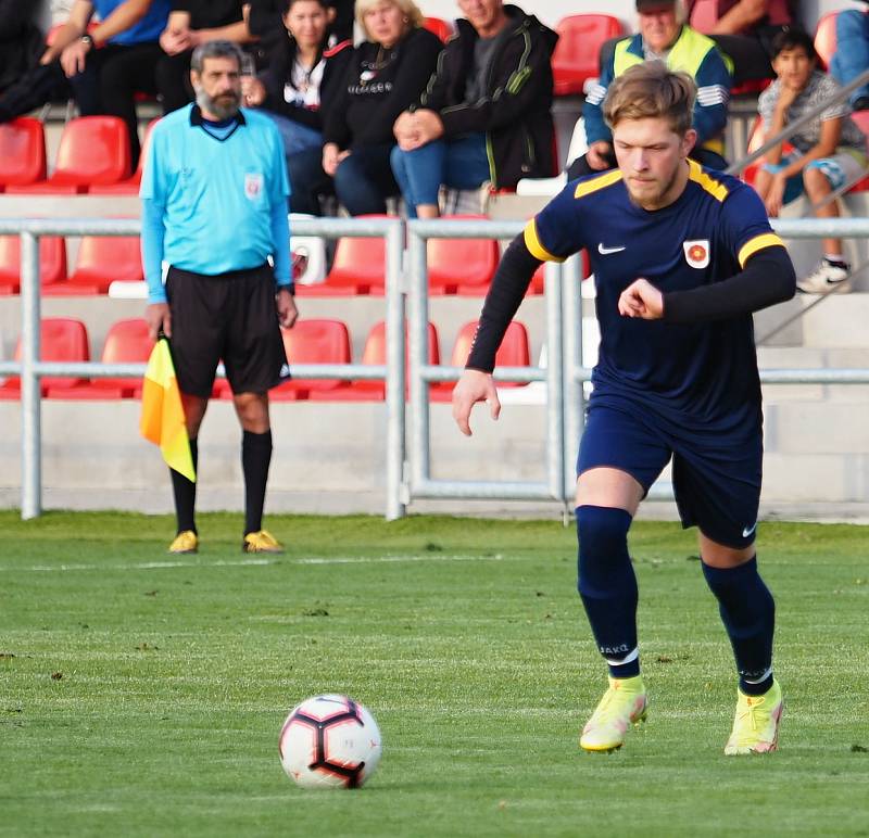 OKRESNÍ PŘEBOR Nechanice (v modrém) – Dohalice 3:1.