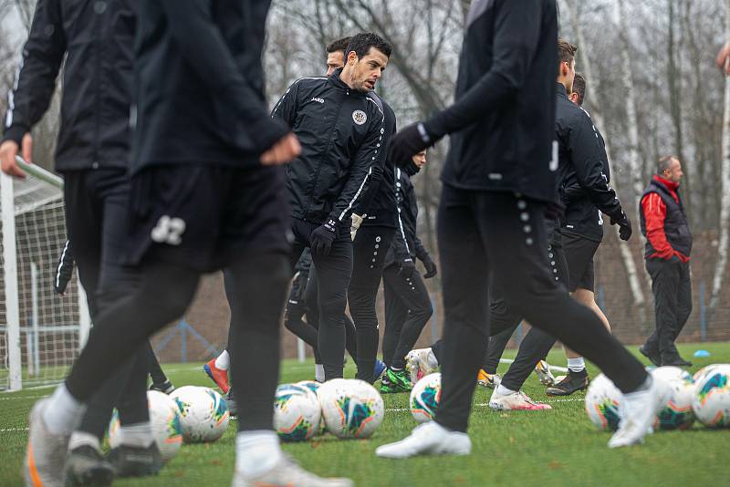 Trénink fotbalistů FC Hradec Králové v rámci zimní přípravy.