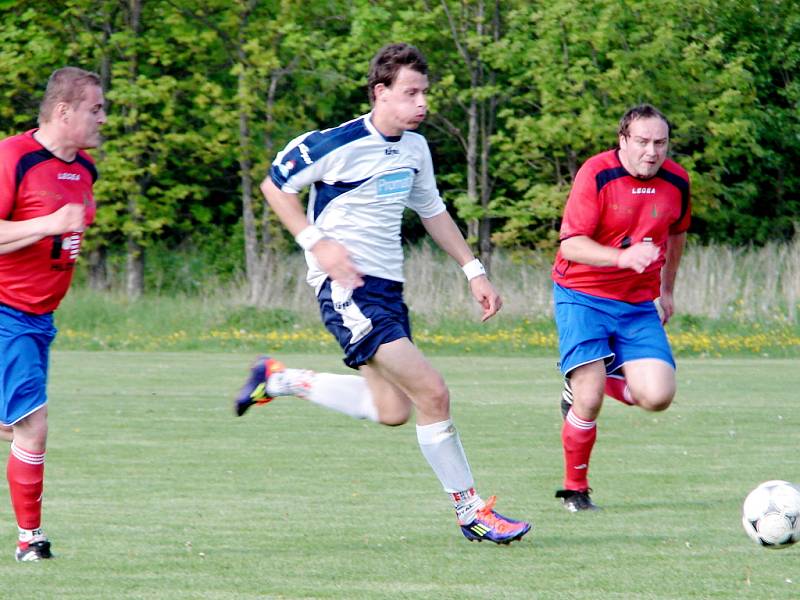 Finále fotbalového GIST pohárů OFS Hradec Králové: Sokol Lovčice - FK Vysoká nad Labem B.