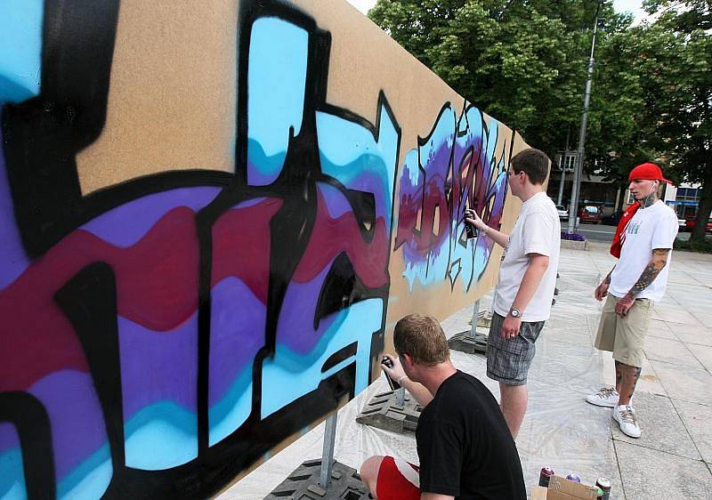 Graffiti Street Jam na Ulrichově náměstí v Hradce Králové.