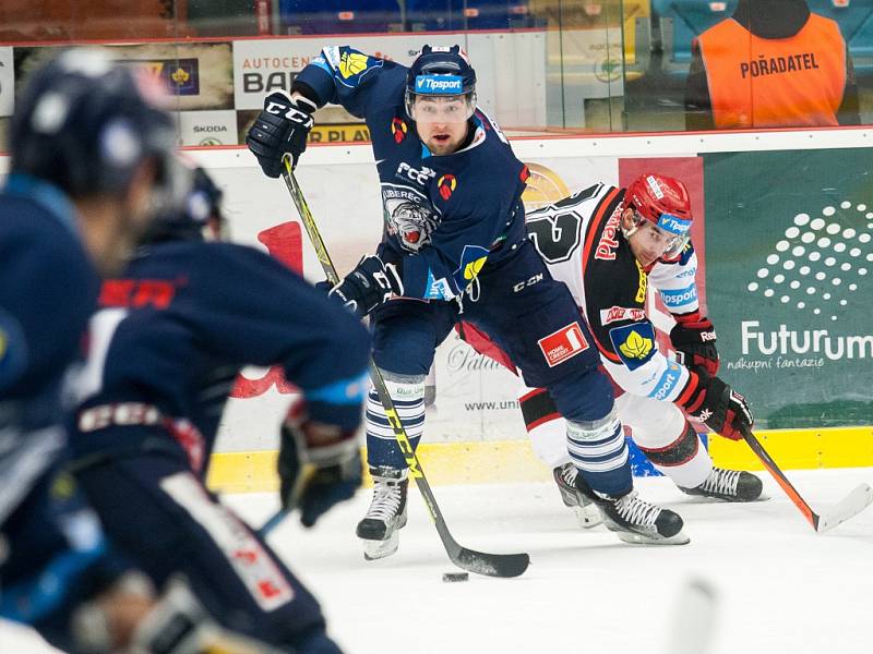 Hokejová extraliga: Mountfield HK - Bílí Tygři Liberec.