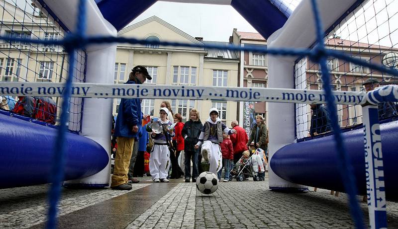 Prima Den s Deníkem ve středu 6. května na Baťkově náměstí.