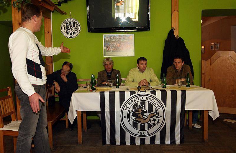 Tisková konference FC Hradec Králové ve čtvrtek 4. března v restauraci Černý kůň na Malém náměstí.  