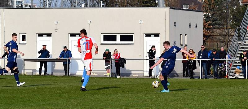 Krajský přebor: Slavia Hradec Králové (červenobílí) - Třebeš 0:2