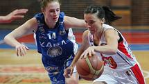 Ženská basketbalová liga: Sokol Hradec Králové - Kara Trutnov.