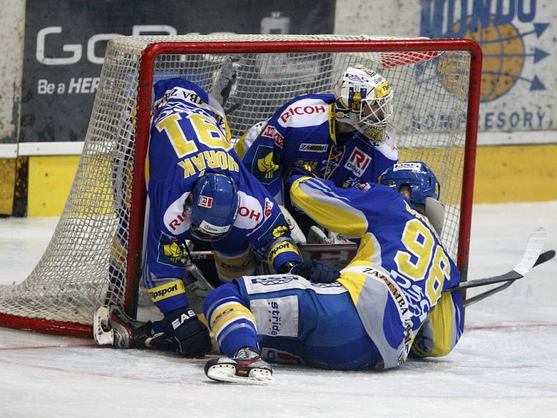 Čtvrtfinále play off hokejové extraligy: Mountfield HK - PSG Zlín.