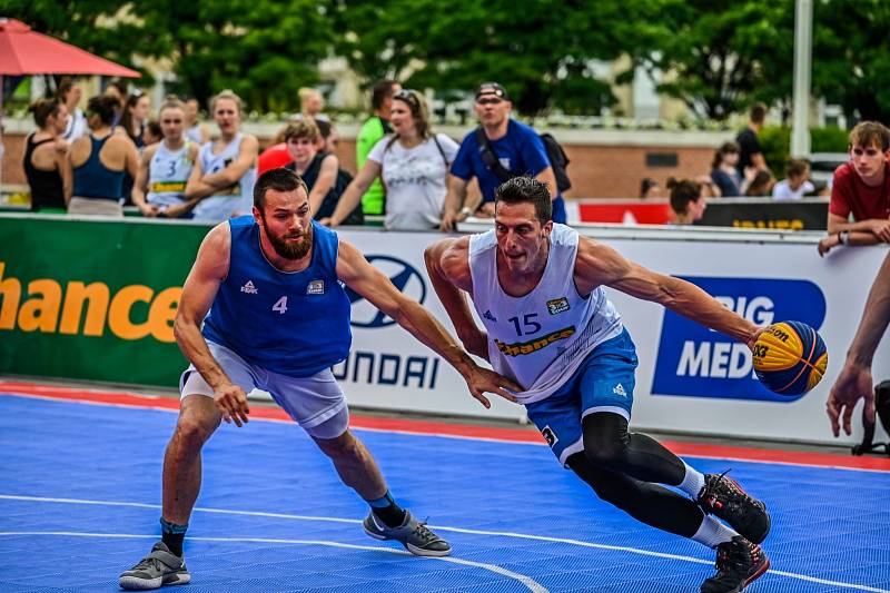 Basket bavil v Hradci Králové na náměstí.