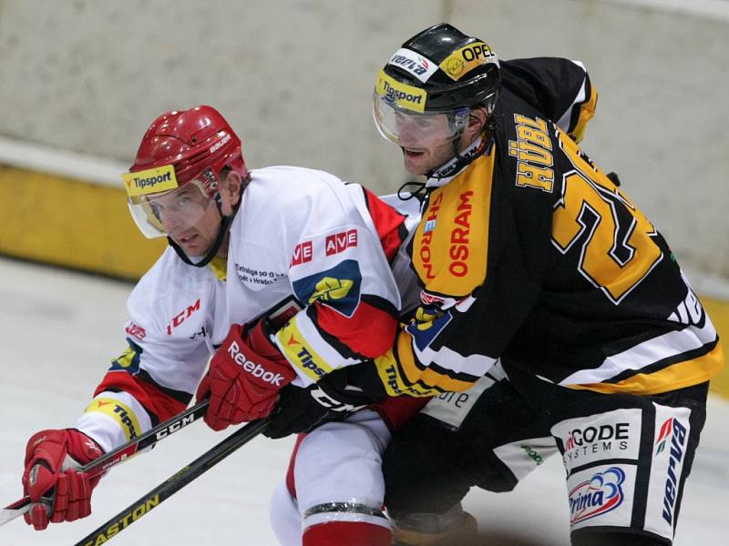 Tipsport Extraliga ledního hokeje: Mountfield HK - HC Verva Litvínov.