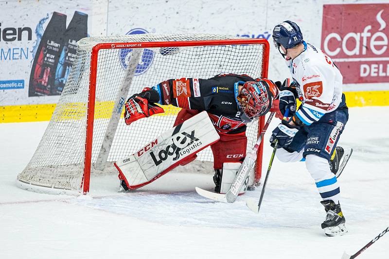 Čtvrtfinále play off hokejové extraligy: Mountfield HK - Bílí Tygři Liberec.