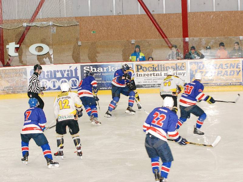 Krajská hokejová liga - čtvrtfinále play off: Stadion Nový Bydžov - HC Jičín.
