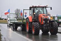 Poslední protest zemědělců zkomplikoval 22. února dopravu na I/35 u Hradce Králové.
