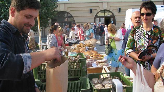 Farmářské trhy v Hradci Králové, sobota 11. června.