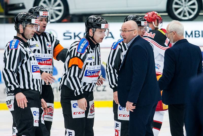 Semifinále Generali play off hokejové extraligy: Mountfield HK - HC Kometa Brno.