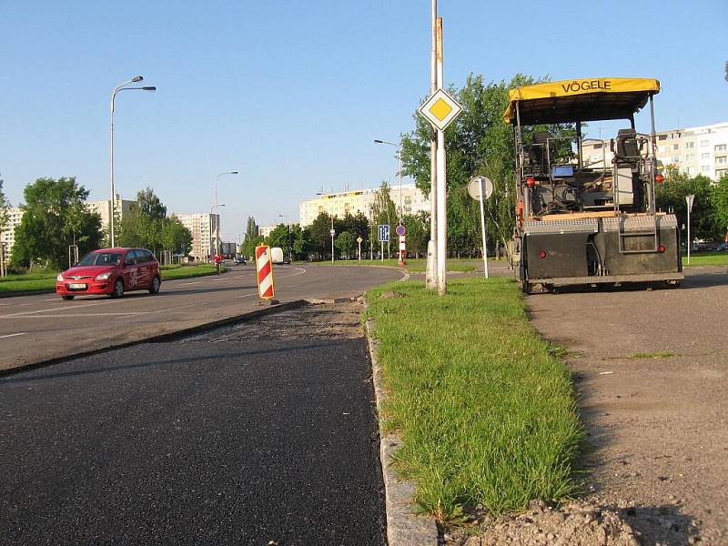 Oprava autobusových zastávek v ulici Štefánikova.