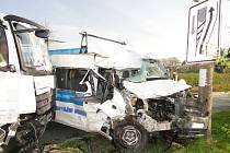 Nehoda tří vozidel u obce Dolní Přím.